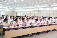 輝煌集團舉行《標(biāo)準化接待服務(wù)禮儀培訓(xùn)》提升專業(yè)素養(yǎng)！